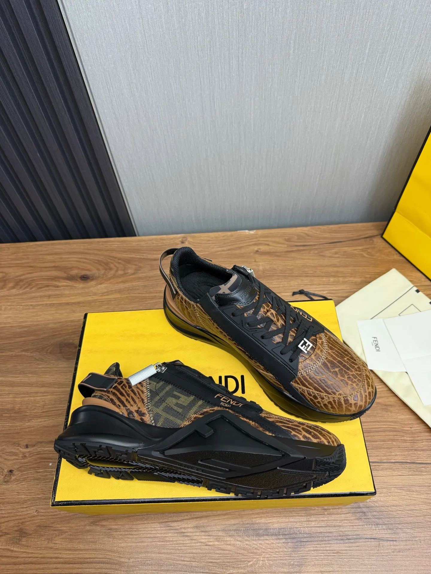 Men's men's shoes 💰620💰 Fendi [Fendi] hot style is on the market 🔥Fashionable casual men's shoes 🔱 Made of original brand fly-knit fabric. Original cowhide + breathable mesh lining + sheepskin feet, perfect shape, top quality, you deserve it 🔜Original rubber outsole, ultra-light, non-slip and wear-resistant 👣 Standard size 38-44